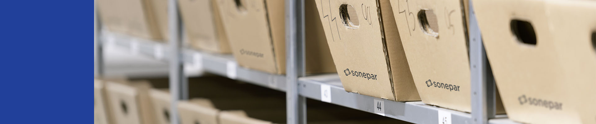 header-warehouse-product-boxes